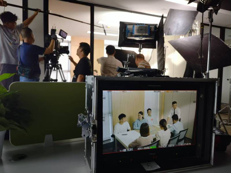 察哈尔右翼后旗TVC拍摄公司：科技产品视觉化大师，诠释未来感与功能美学